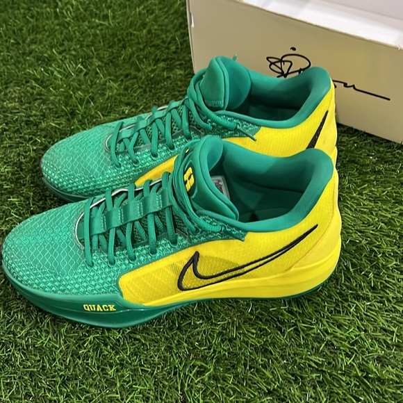 Rare Nike Sabrina 1 “Quack” Shoes - Picture 2 of 12